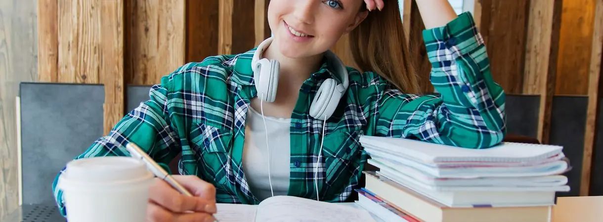 Como e com o que equipar o quarto de um estudante?