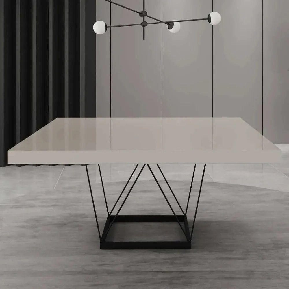 Mesa de Jantar Nora Quadrada Tampo em Vidro Base em Metal Design Contemporâneo