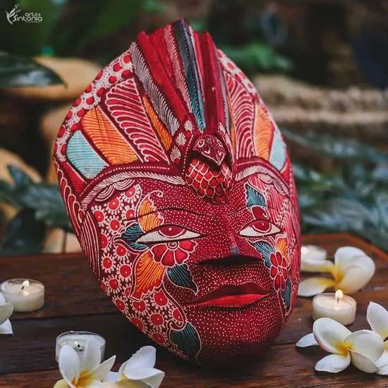 Máscara Decorativa Batik 28cm