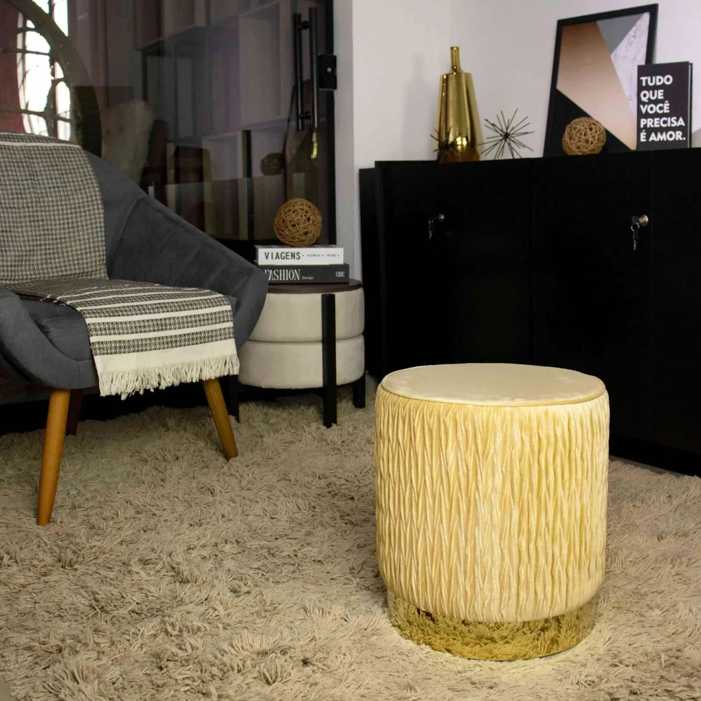 Puff Decorativo Redondo de Natal com Veludo Bege com Detalhe Dourado na Base - D'Rossi