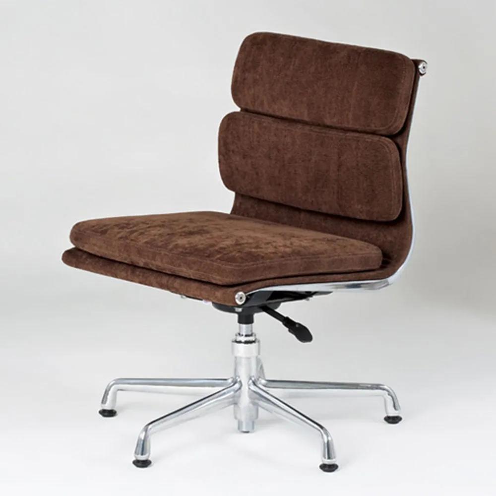 Cadeira Giratória EA430SG Soft Pad Estofada Clássica Design by Charles e Ray Eames