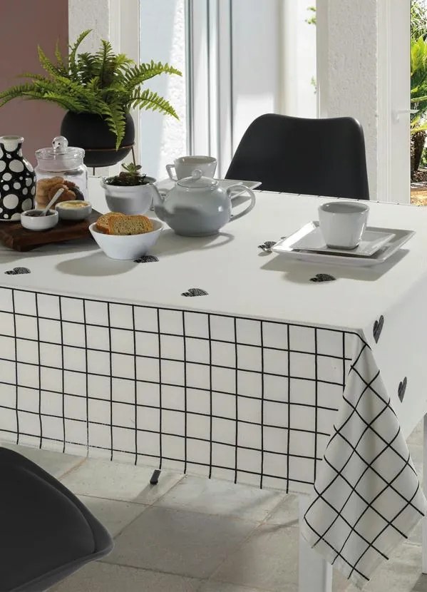 Toalha de Mesa Quadrada Coração 140x140 Cm