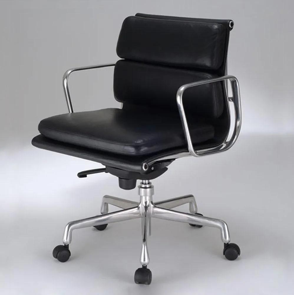 Cadeira com Braço Giratória EA435G Soft Pad 5 Patas Rodízios Clássica Design by Charles e Ray Eames