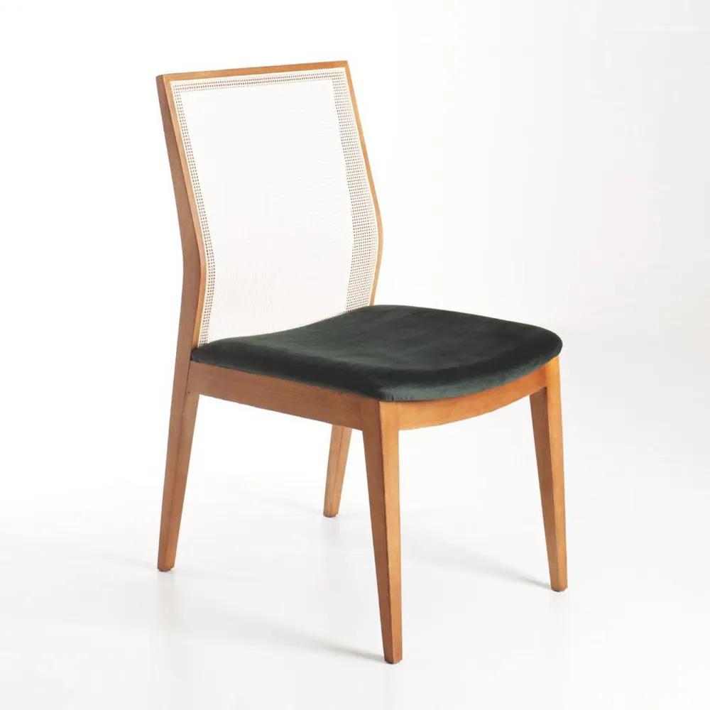 Cadeira Lyiane Encosto com Tela Tramada Design Contemporâneo