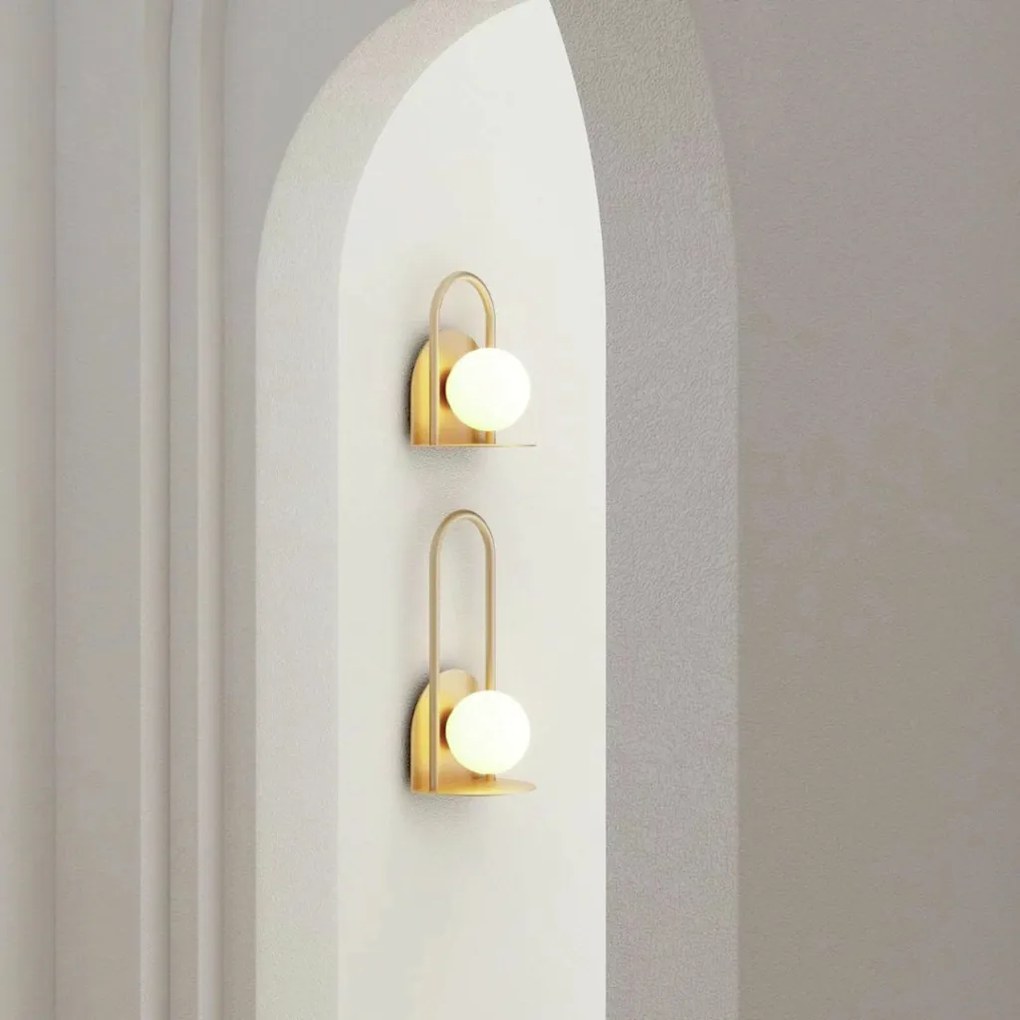 Arandela Graça 19X26X19Cm 01Xg9 Globo 10Cm - Usina 90040/1 (BT / CB-P - Branco Texturizado / Cobre Brilho Polido, Branco (Fosco))