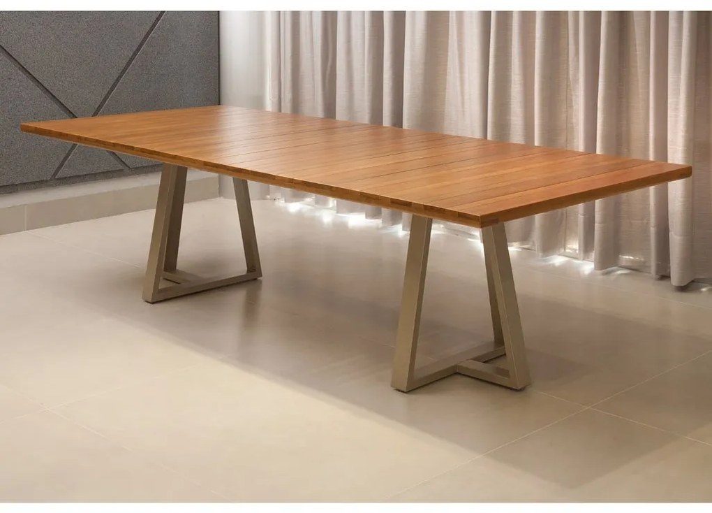 Mesa de Jantar Keon Retangular Tampo Madeira Eucalipto Ripado Base Aço Carbono Pintura Eletrostática Design Moderno