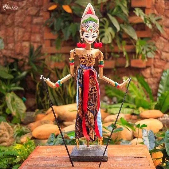 Marionete Legong Bali em Madeira