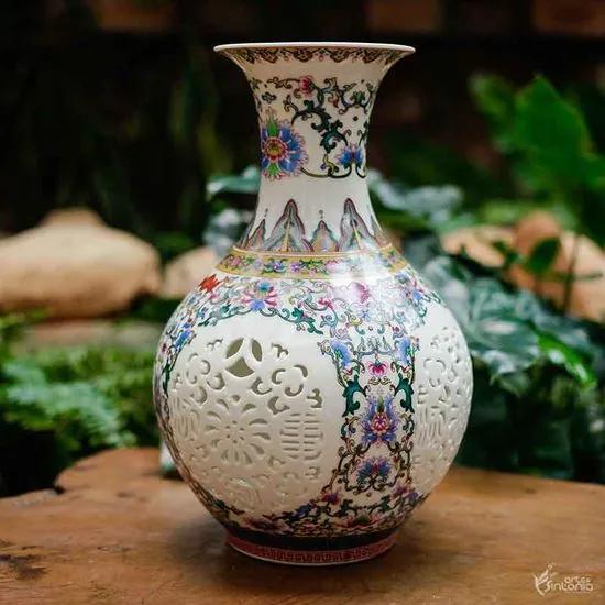 Vaso de Cerâmica c/ Detalhes