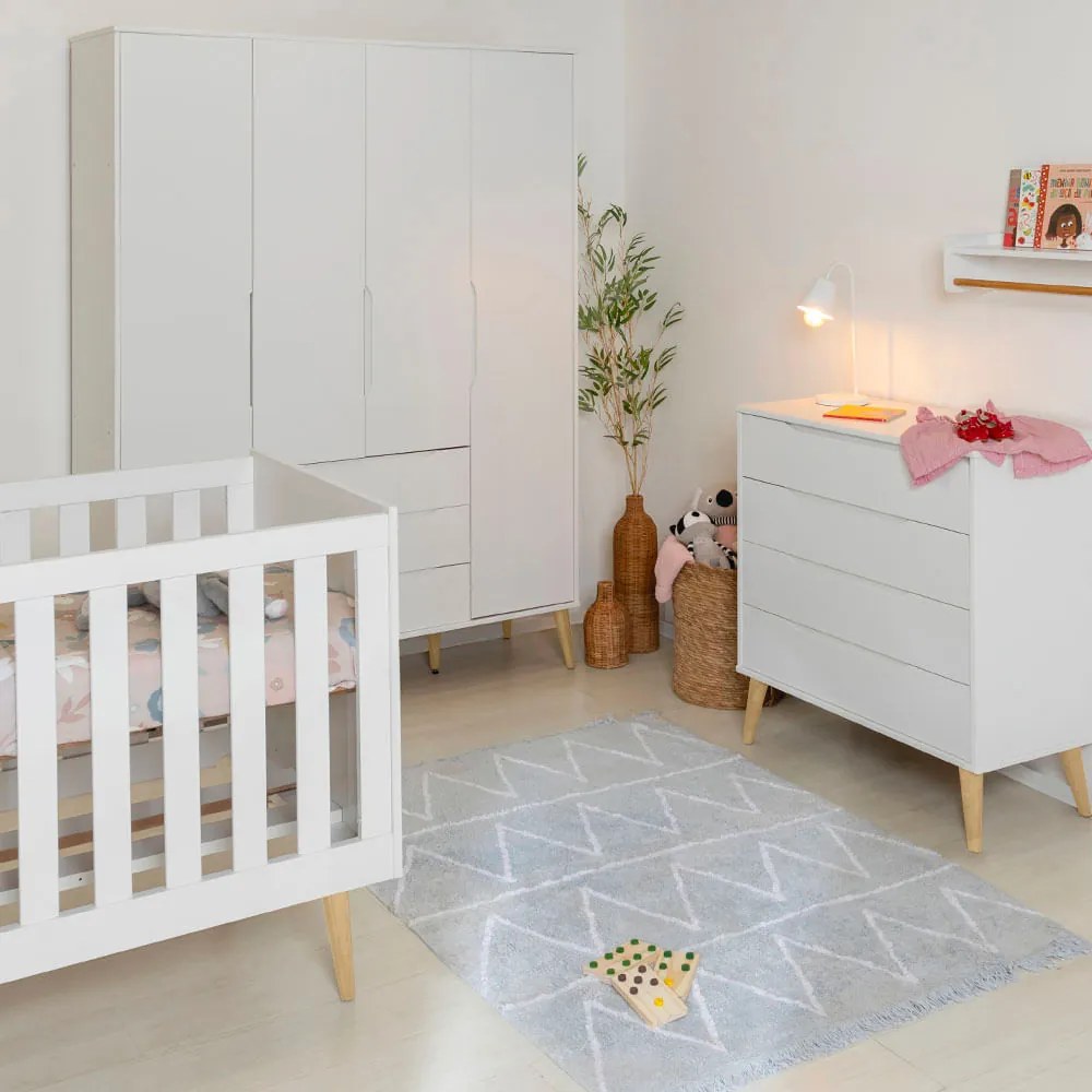 Kit Quarto Infantil com Pés Retrô Natural - Cômoda Elfe 4 Gavetas + Guarda-Roupa Elfe + Berço Mini Cama Noah - Branco Fosco