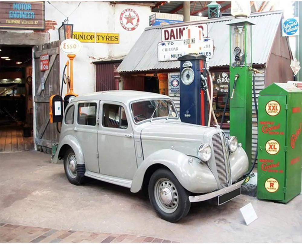 Tela Grey Car and Pump Gas Colorida em MDF - Urban - 50x40 cm