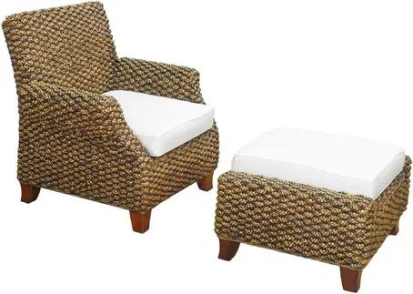 Lounge Chair em Madeira com Revestimento em Rattan