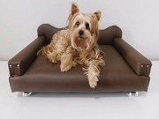 Cama Sofá Pet Meg Para Cães E Gatos Elegante e confortável Courino Marrom