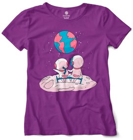 Camiseta Feminina Casal Astronauta na Lua - Cinza Chumbo - M