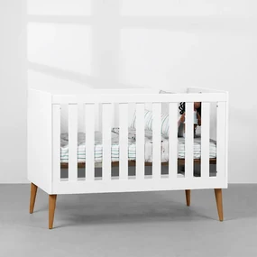 Berço Mini Cama Noah com Pés Retrô Mel - Branco