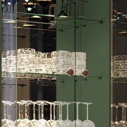 Cristaleira de Vidro com Espelho Aruan H01 Freijó/Verde Pistache - Mpo