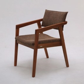 Cadeira Holda Estofada Estrutura Madeira Eucalipto Design Exclusivo Acabamento Premium