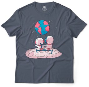 Camiseta Unissex Casal Astronauta na Lua - Azul Marinho - M